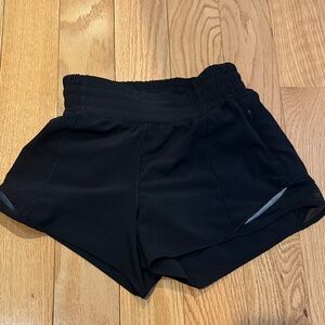 Lululemon 2.5” Hotty Hot Women’s Black Shorts - 2